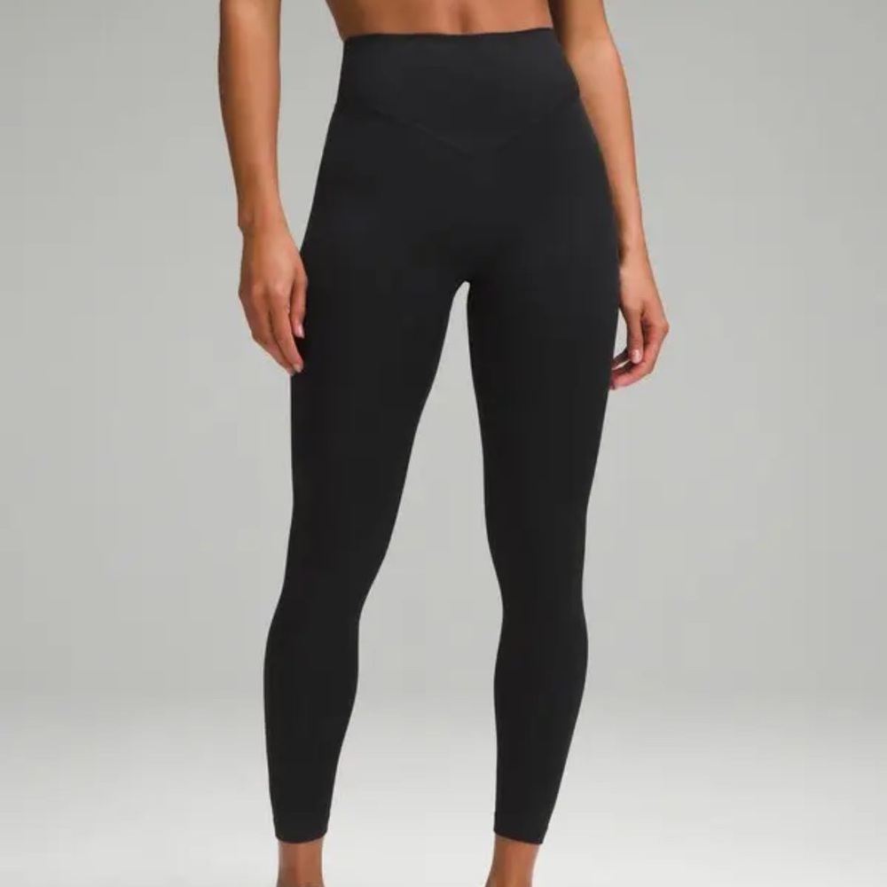 Discontinued Lululemon Breezethrough Leggings 25”